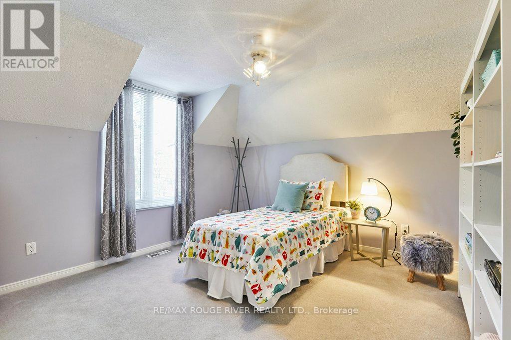 Photo 32 of 14 Karen Ann Crescent, Toronto ON