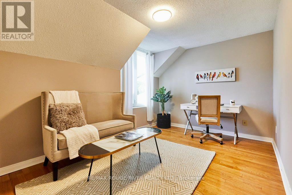Photo 34 of 14 Karen Ann Crescent, Toronto ON
