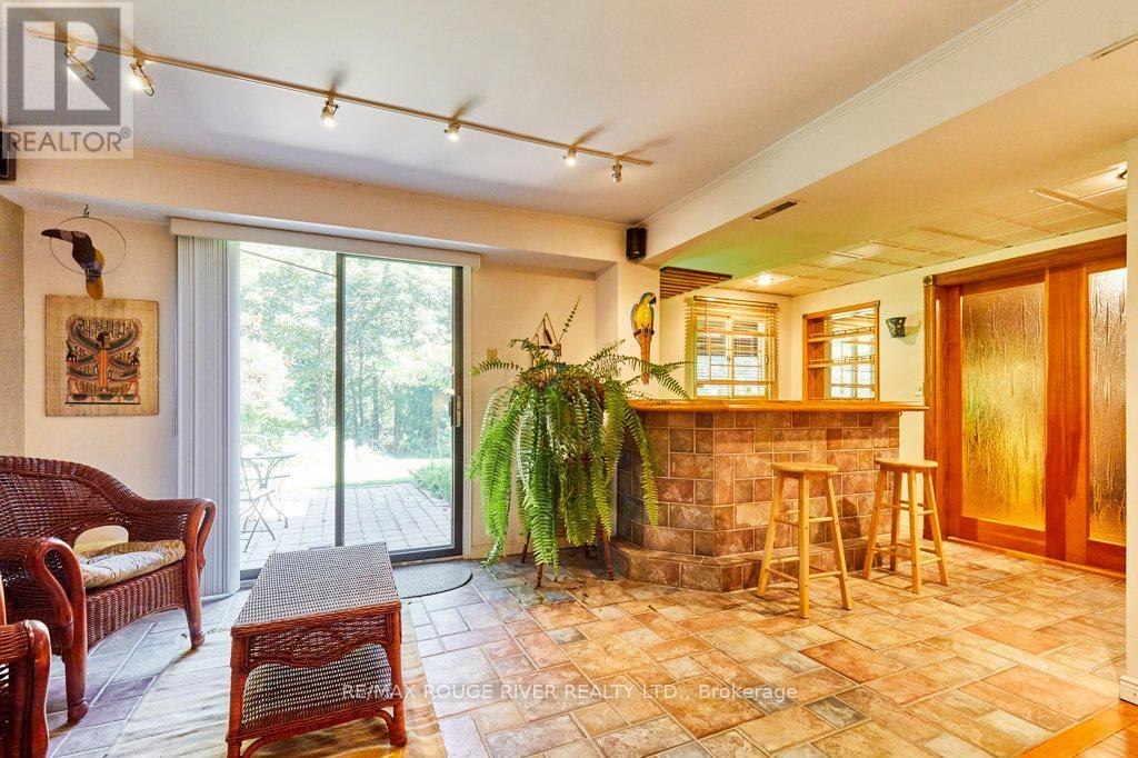 Photo 39 of 14 Karen Ann Crescent, Toronto ON