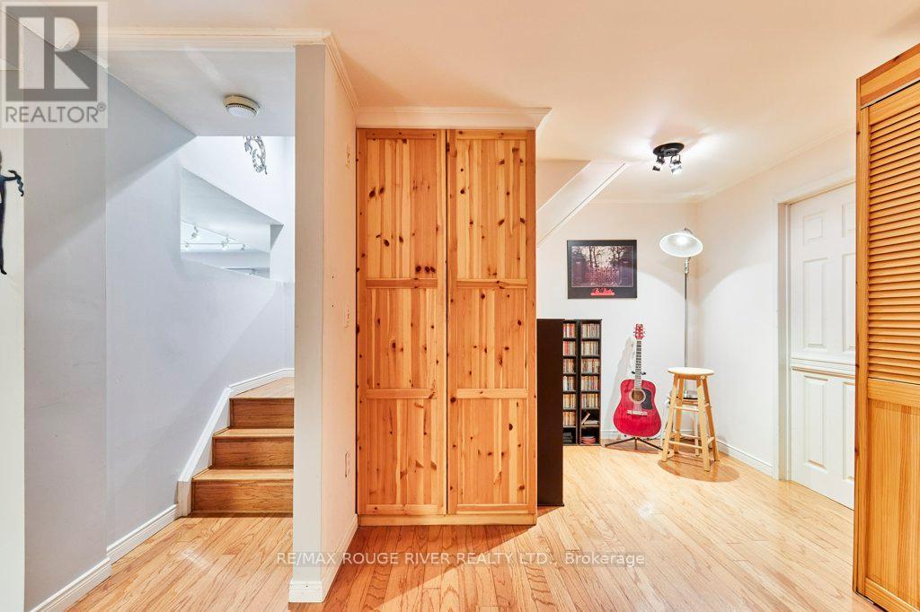 Photo 42 of 14 Karen Ann Crescent, Toronto ON