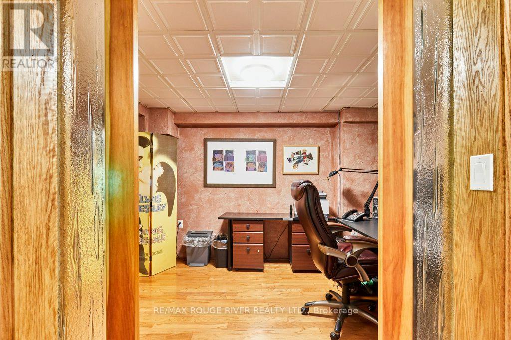 Photo 44 of 14 Karen Ann Crescent, Toronto ON