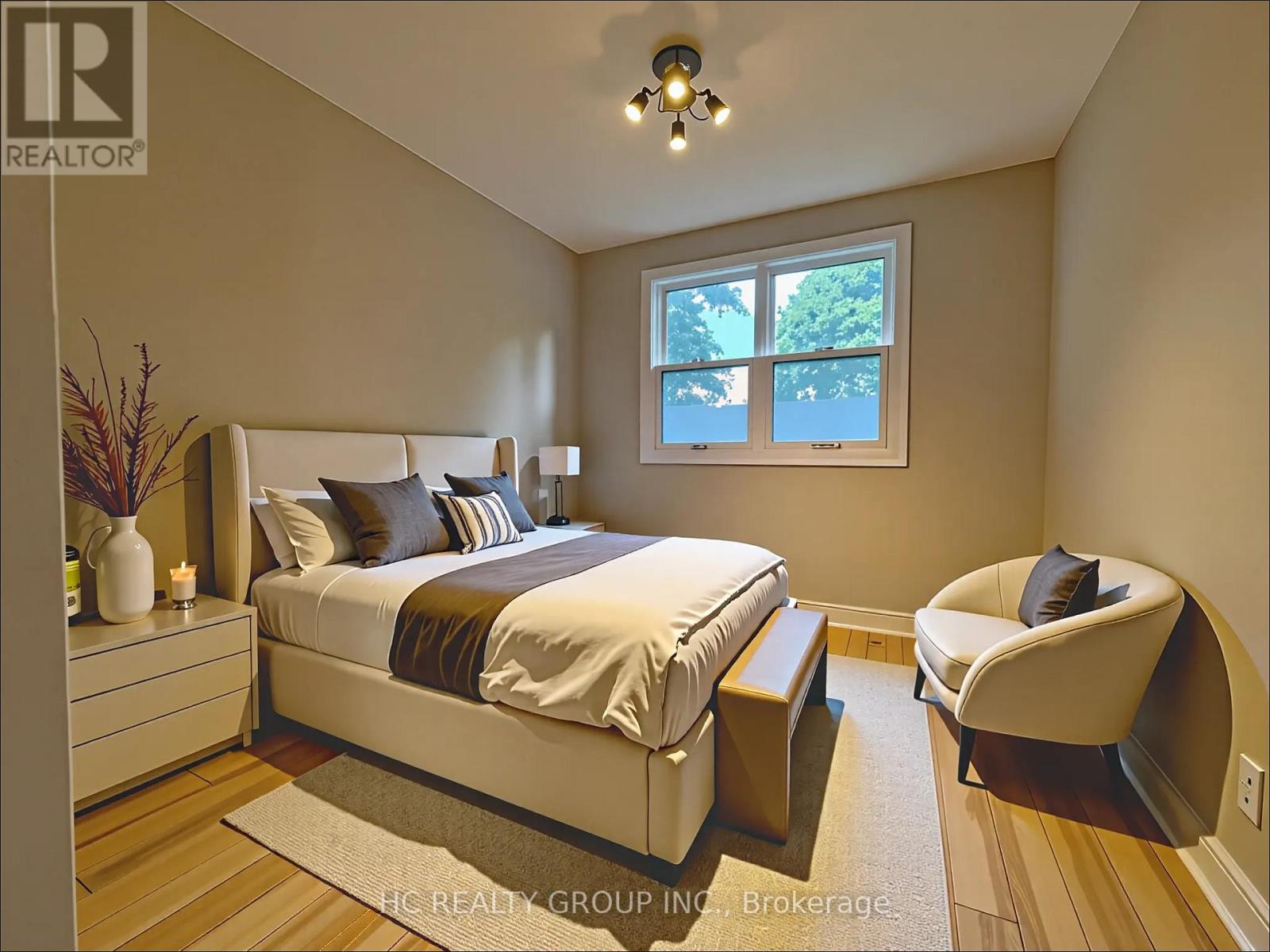 Photo 4 of Upper 94 Prospect Street, Newmarket ON