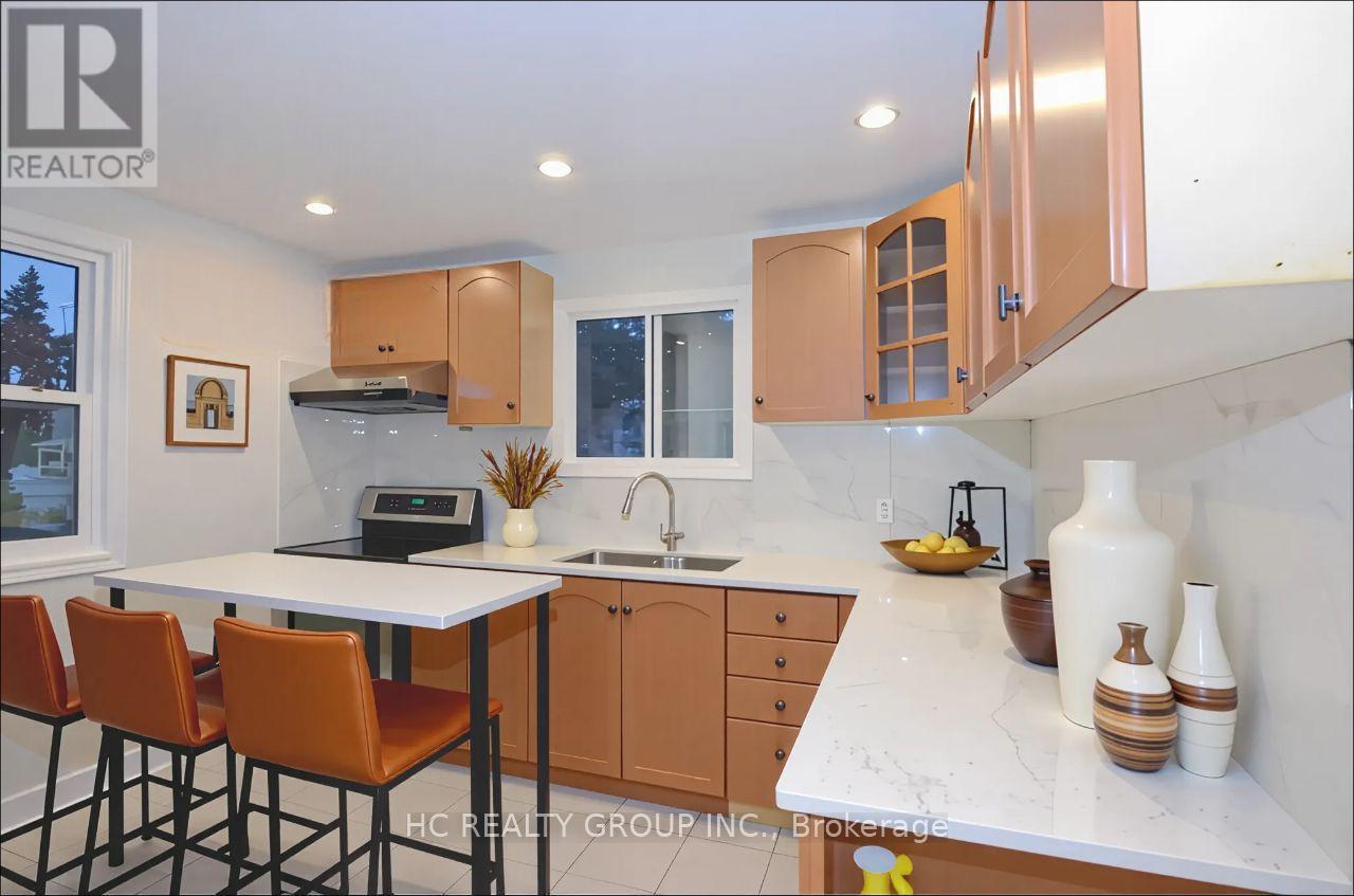 Photo 6 of Upper 94 Prospect Street, Newmarket ON