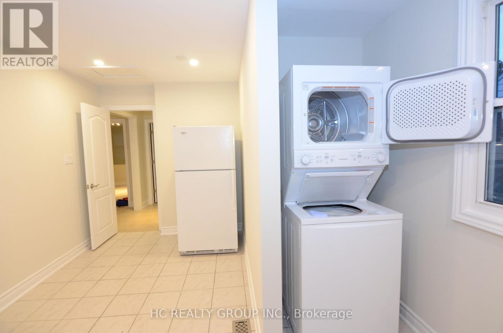 Photo 9 of Upper 94 Prospect Street, Newmarket ON