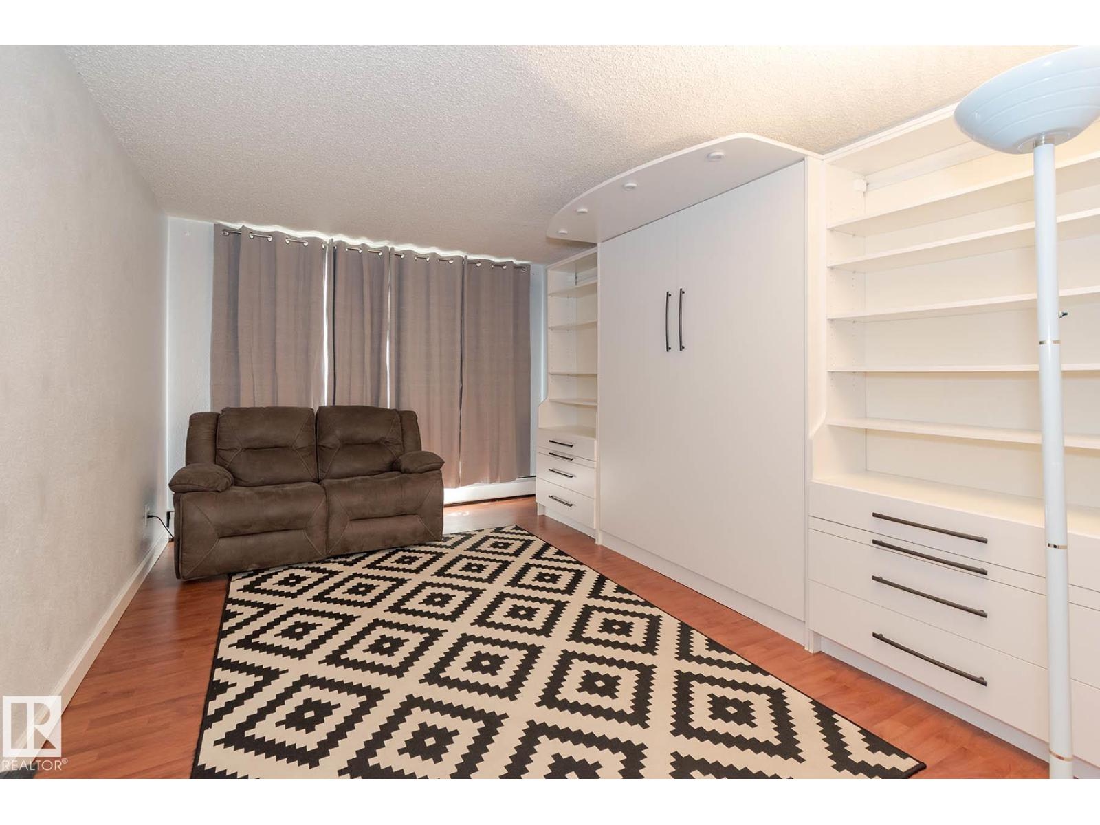 Photo 16 of 102 11325 109 Av Nw, Edmonton AB