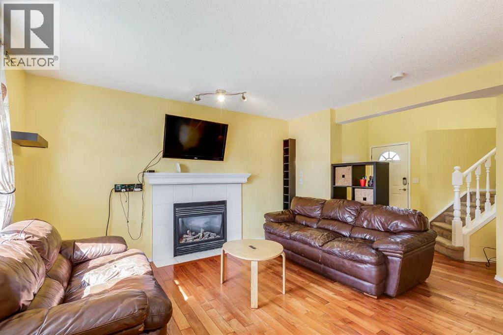 Photo 4 of 127 Tuscarora Way Nw, Calgary AB