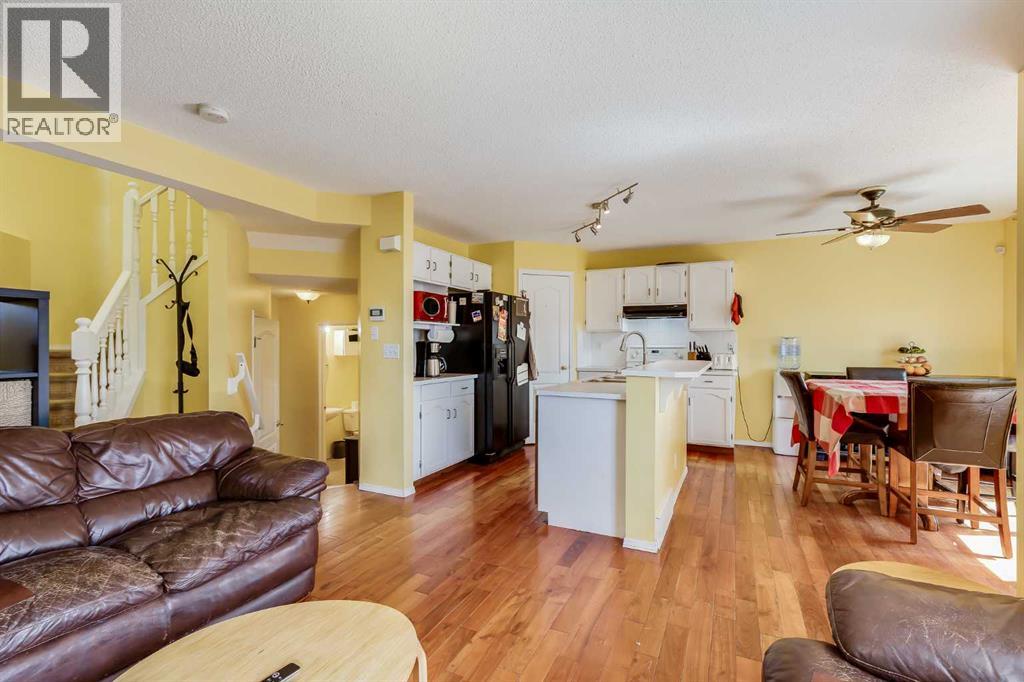 Photo 5 of 127 Tuscarora Way Nw, Calgary AB