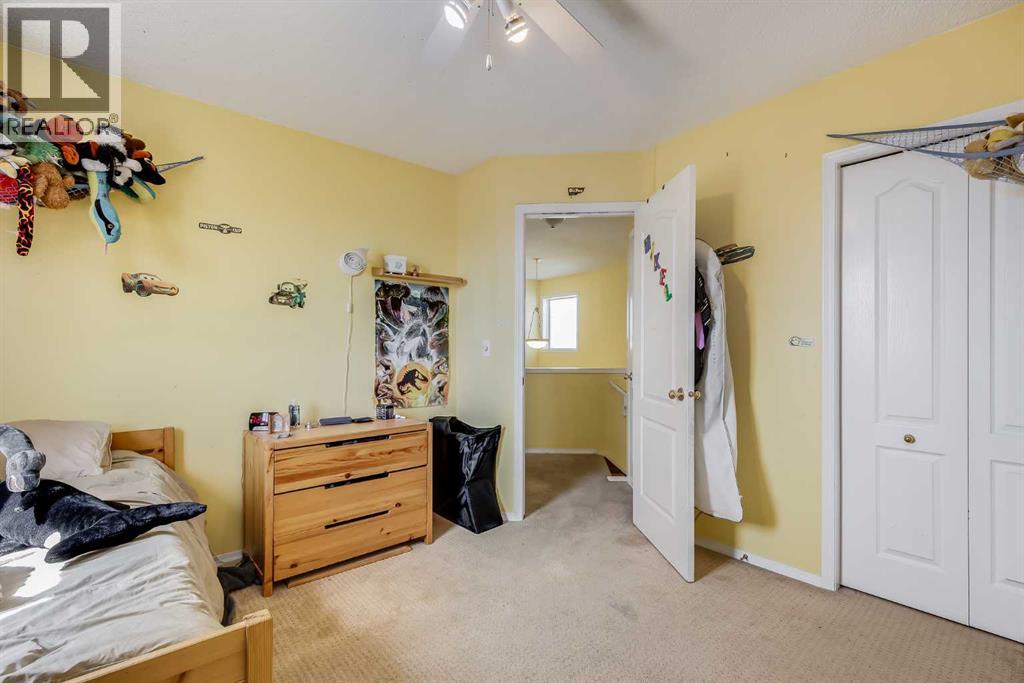 Photo 20 of 127 Tuscarora Way Nw, Calgary AB
