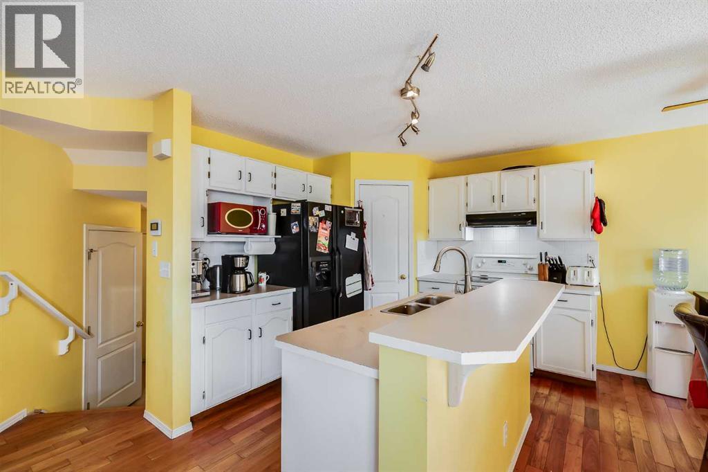 Photo 6 of 127 Tuscarora Way Nw, Calgary AB