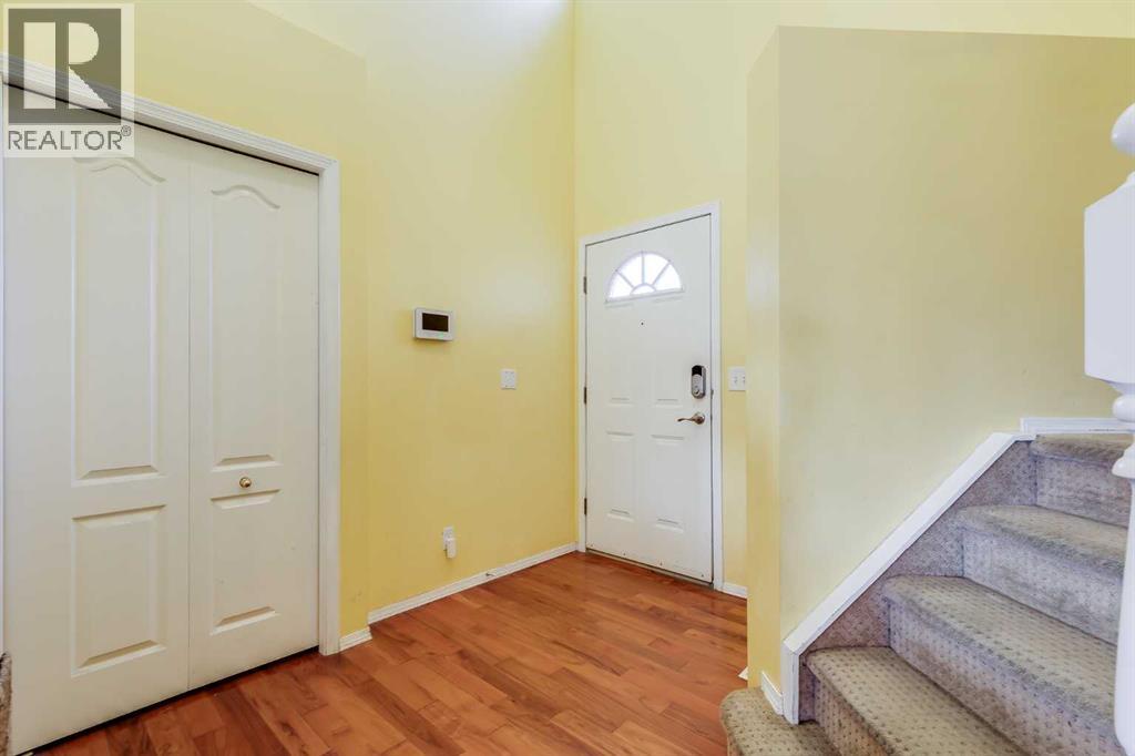 Photo 13 of 127 Tuscarora Way Nw, Calgary AB