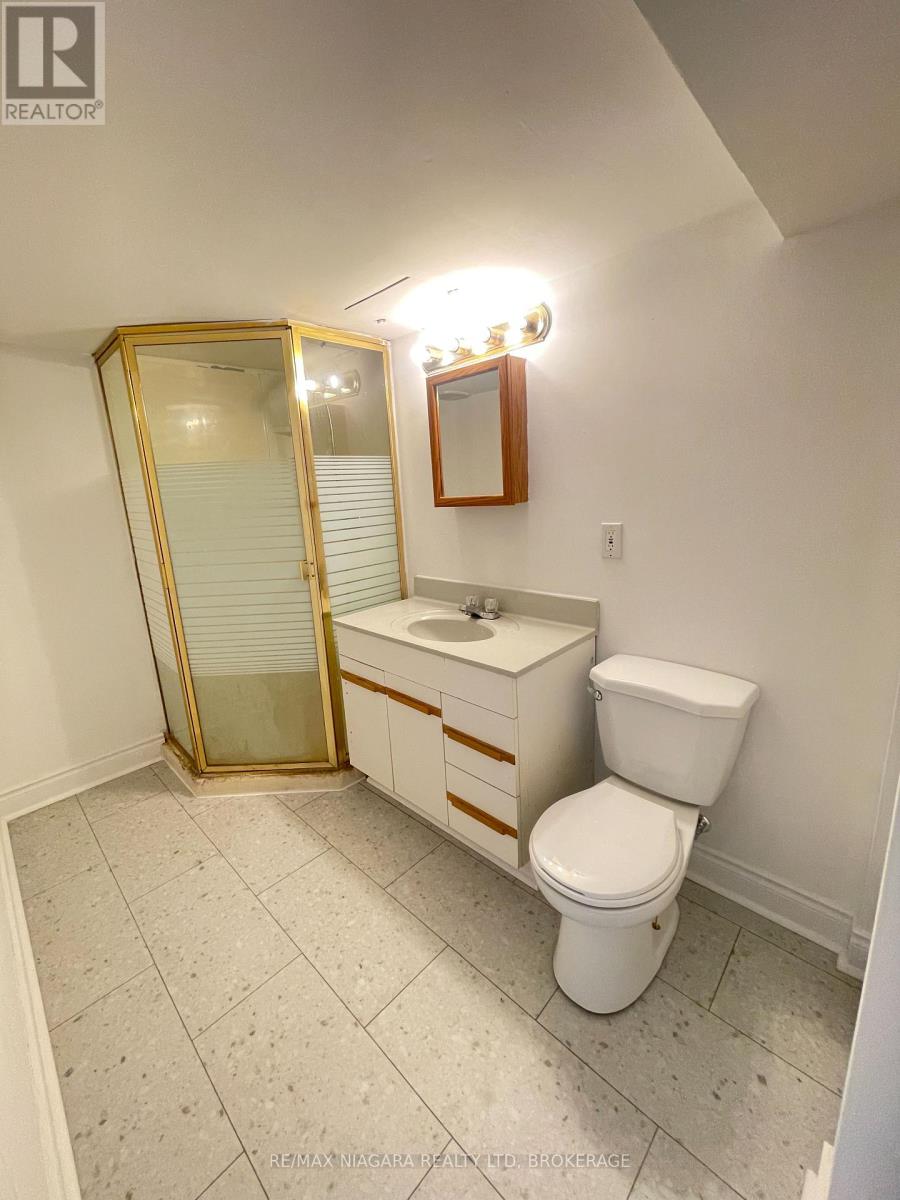 Photo 10 of 249 Russell Avenue, St Catharines ON