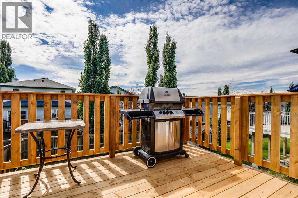 Photo 10 of 127 Tuscarora Way Nw, Calgary AB
