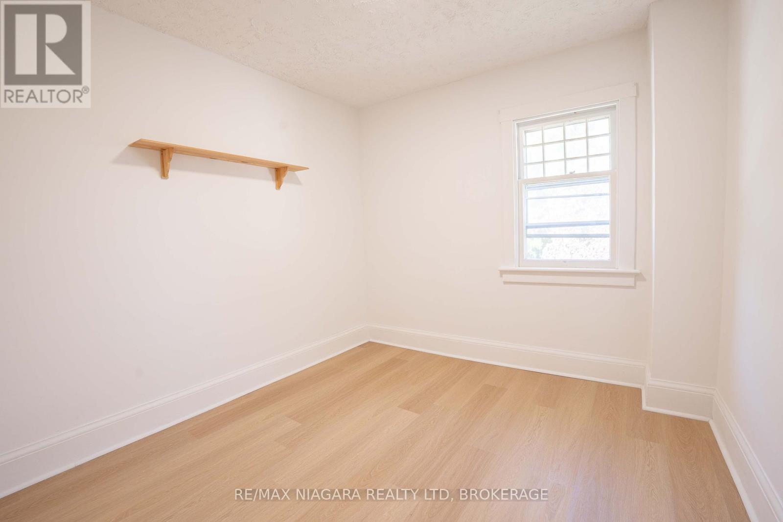 Photo 24 of 249 Russell Avenue, St Catharines ON
