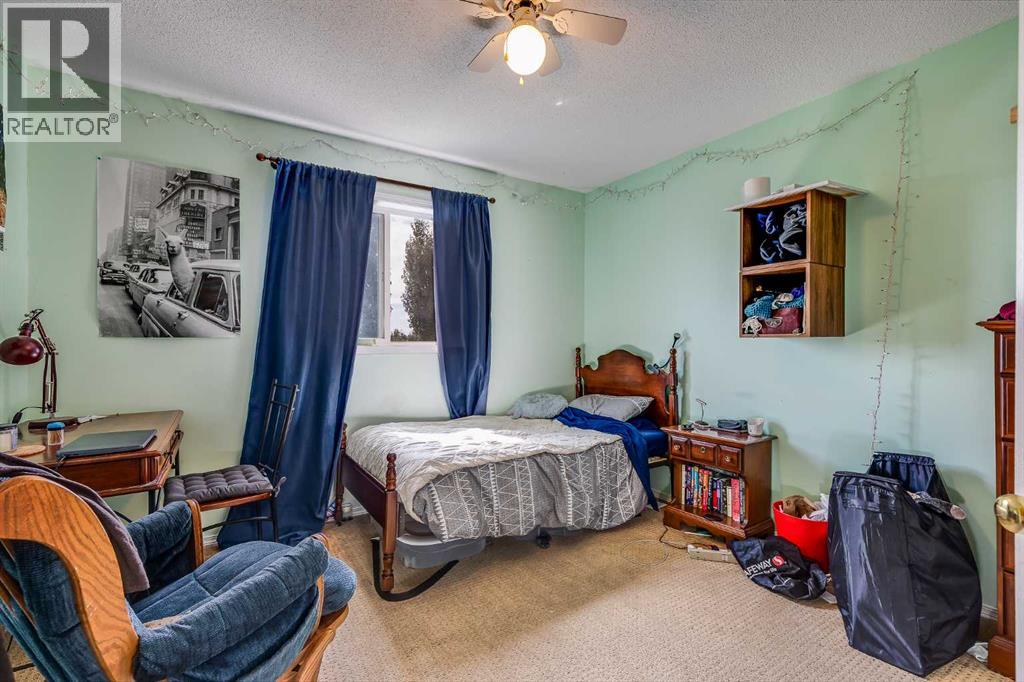 Photo 18 of 127 Tuscarora Way Nw, Calgary AB