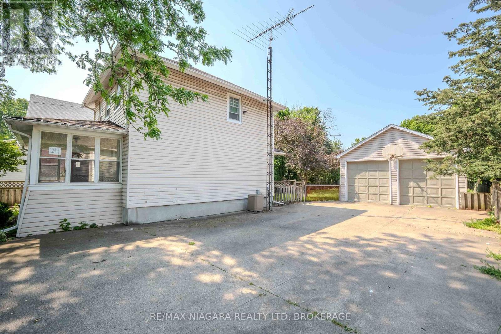 Photo 34 of 249 Russell Avenue, St Catharines ON