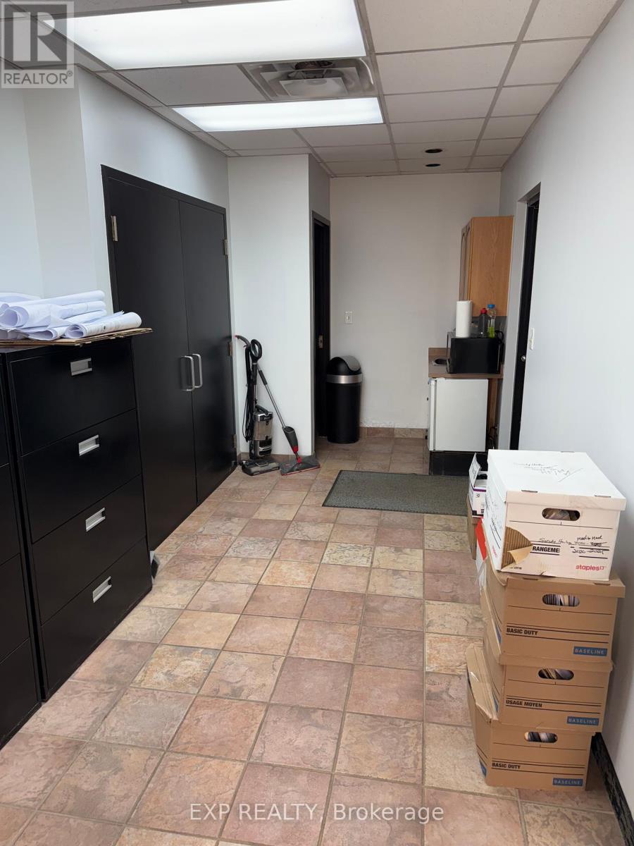 Photo 5 of 1261 Britannia Road E, Mississauga ON