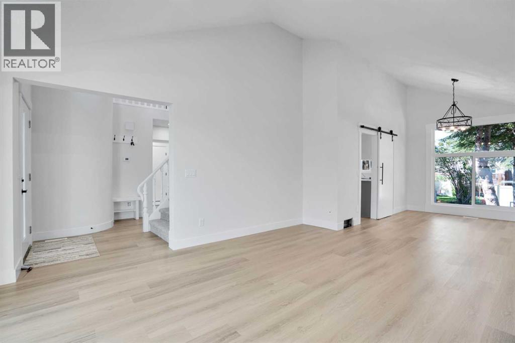 Photo 8 of 13 Shawnee Way Sw, Calgary AB