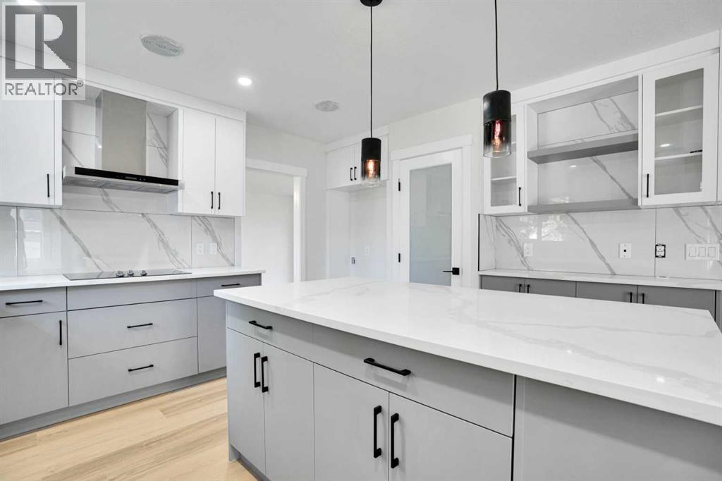 Photo 17 of 13 Shawnee Way Sw, Calgary AB