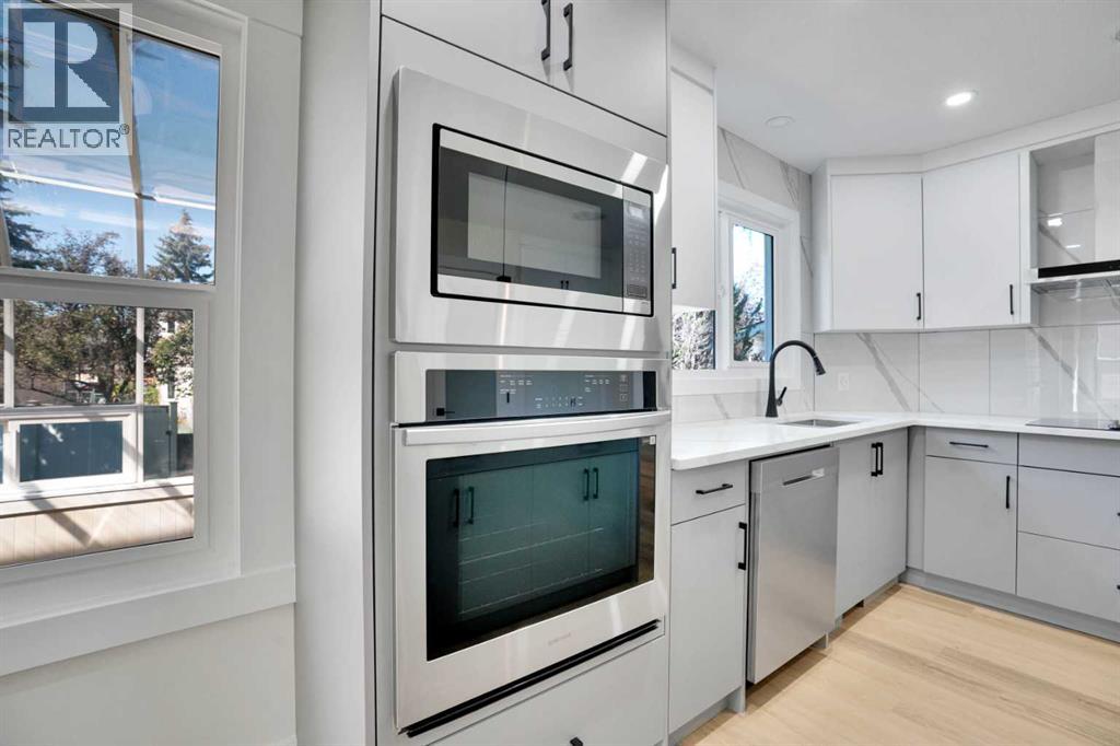 Photo 16 of 13 Shawnee Way Sw, Calgary AB