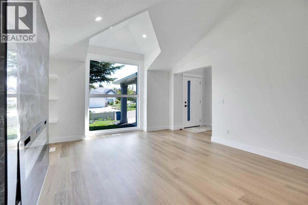 Photo 4 of 13 Shawnee Way Sw, Calgary AB