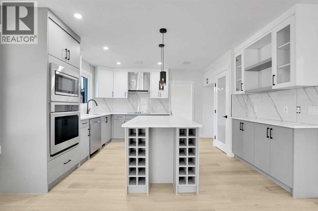 Photo 13 of 13 Shawnee Way Sw, Calgary AB