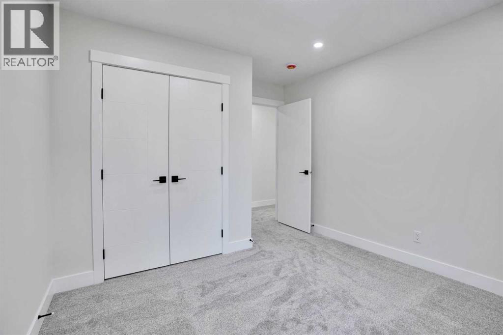 Photo 38 of 13 Shawnee Way Sw, Calgary AB