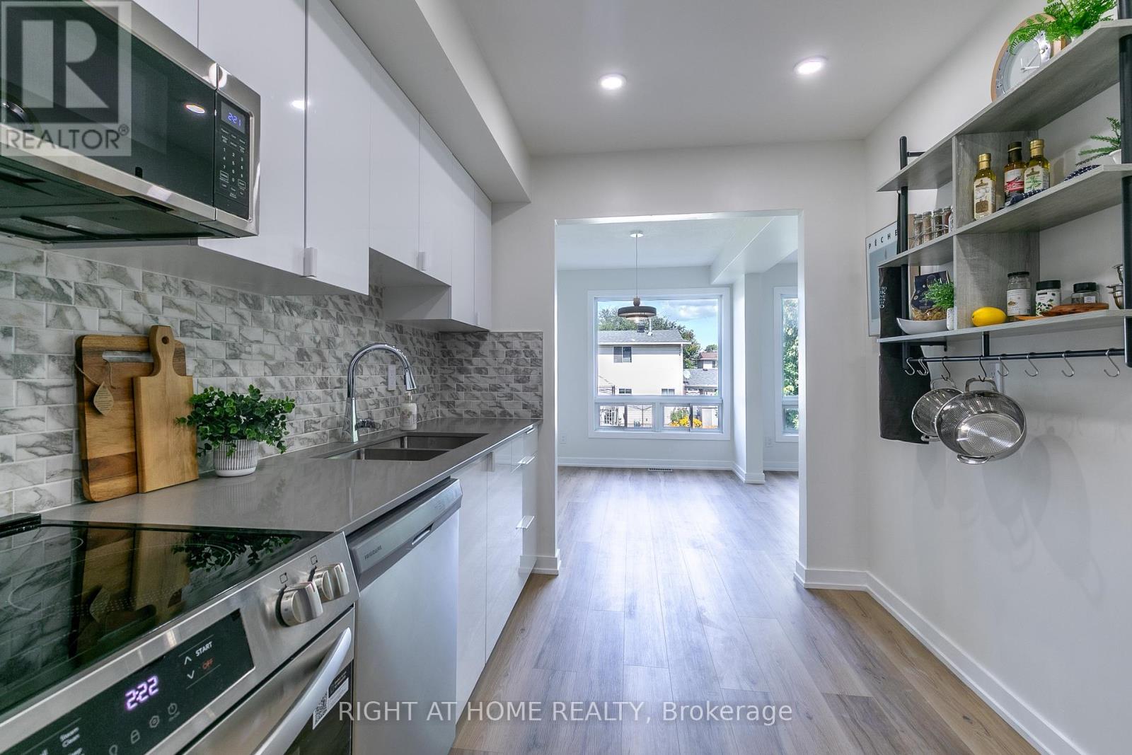 Photo 10 of 15 2669 Southvale Drive, Ottawa ON