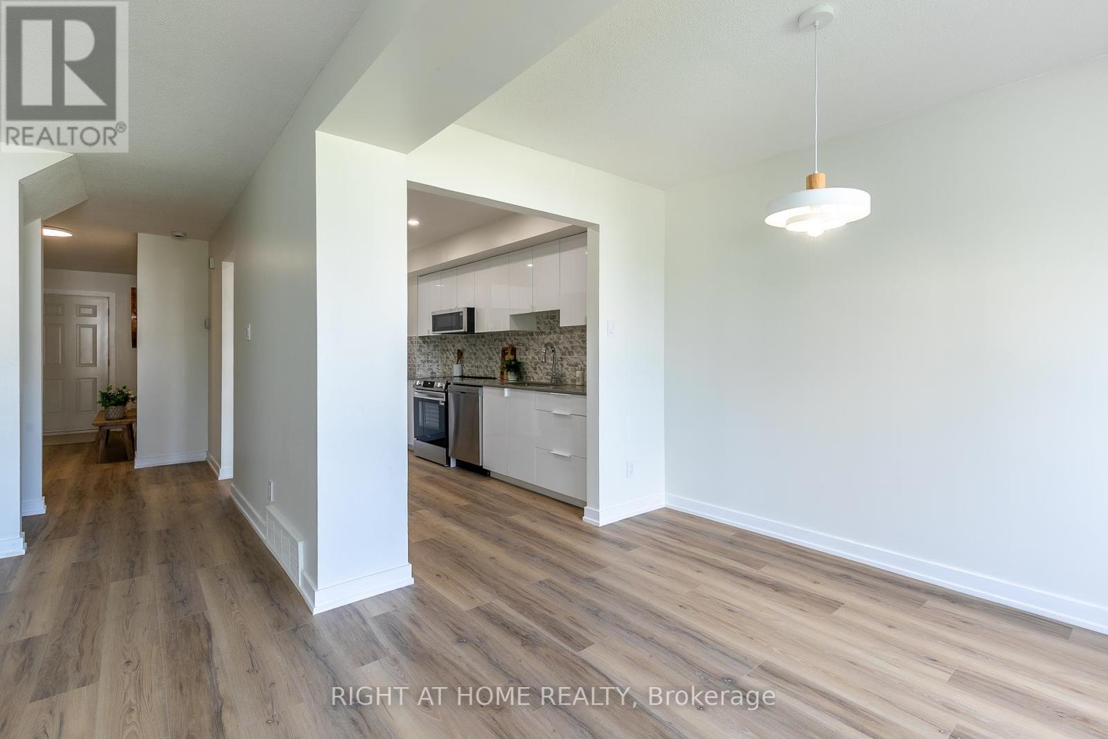 Photo 12 of 15 2669 Southvale Drive, Ottawa ON