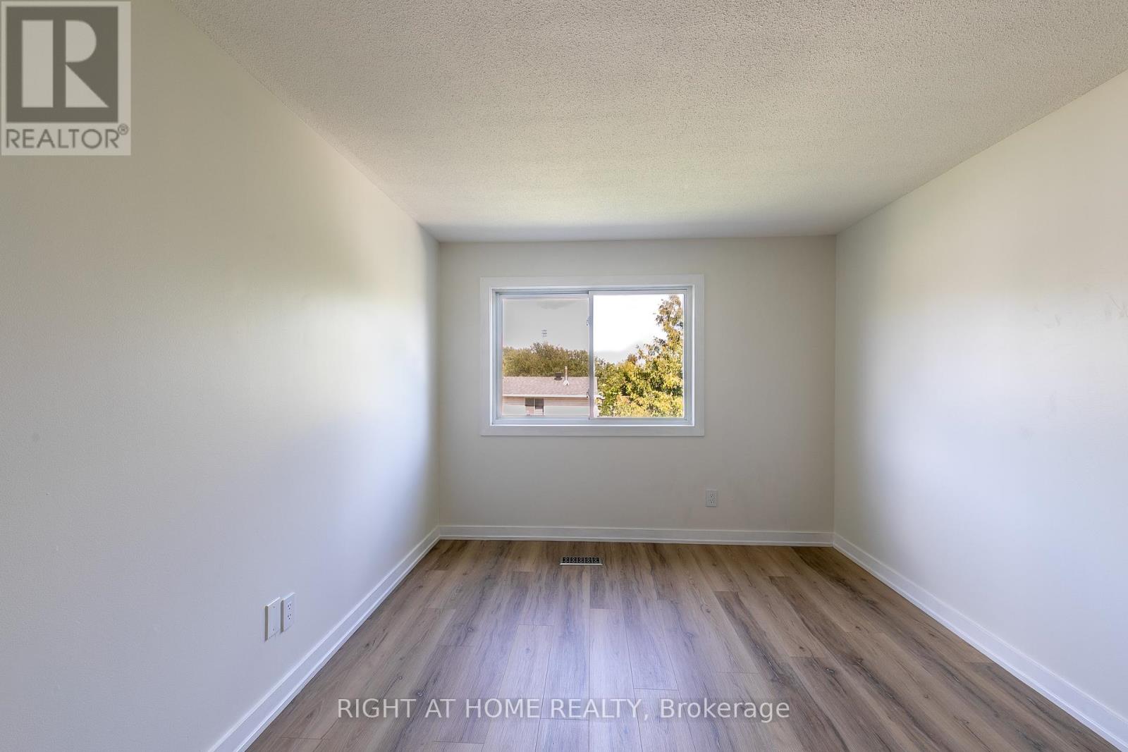 Photo 23 of 15 2669 Southvale Drive, Ottawa ON