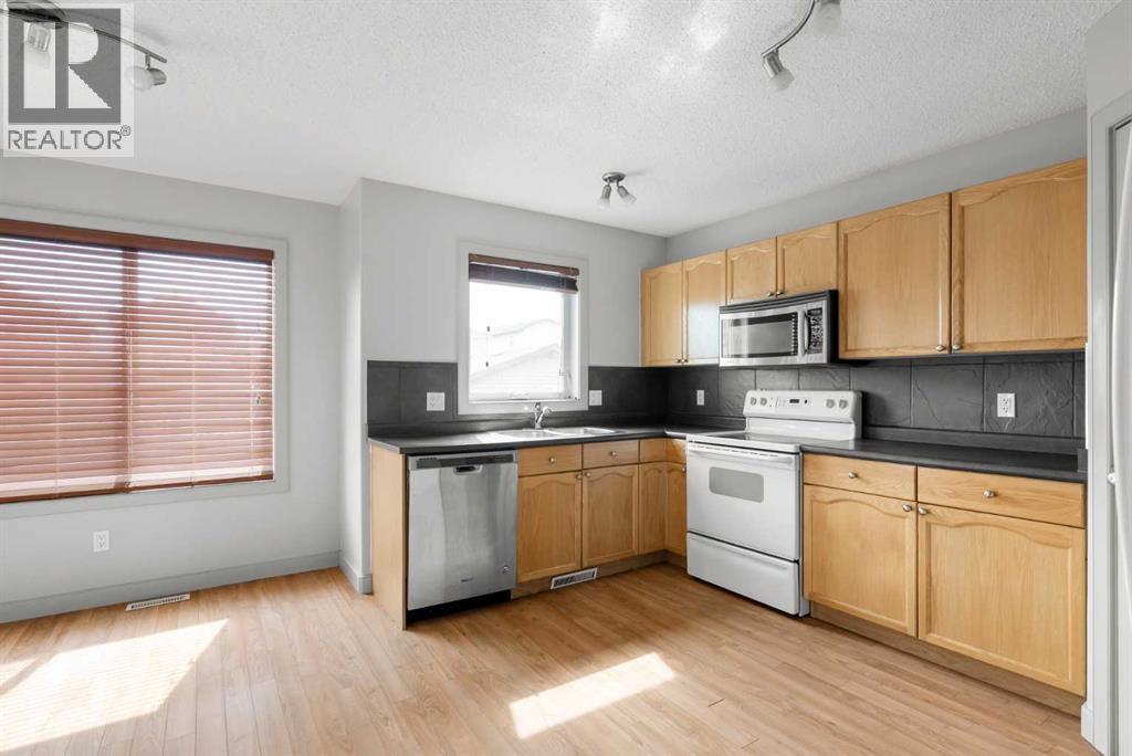 Photo 4 of 357 Rainbow Creek Drive, Fort Mcmurray AB