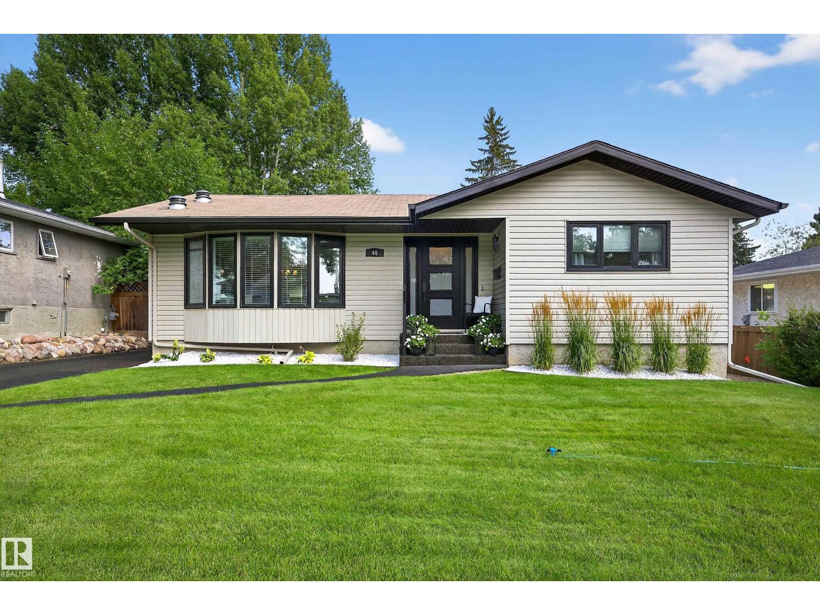 Photo 1 of 46 Glengarry Cr, Sherwood Park AB