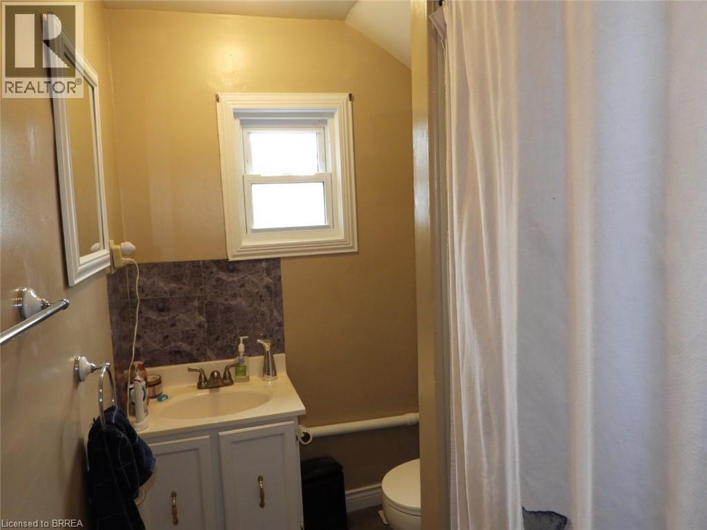 Photo 14 of 9 Superior Street, Brantford ON