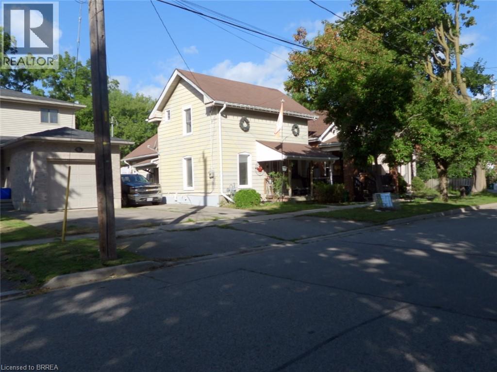 Photo 2 of 9 Superior Street, Brantford ON