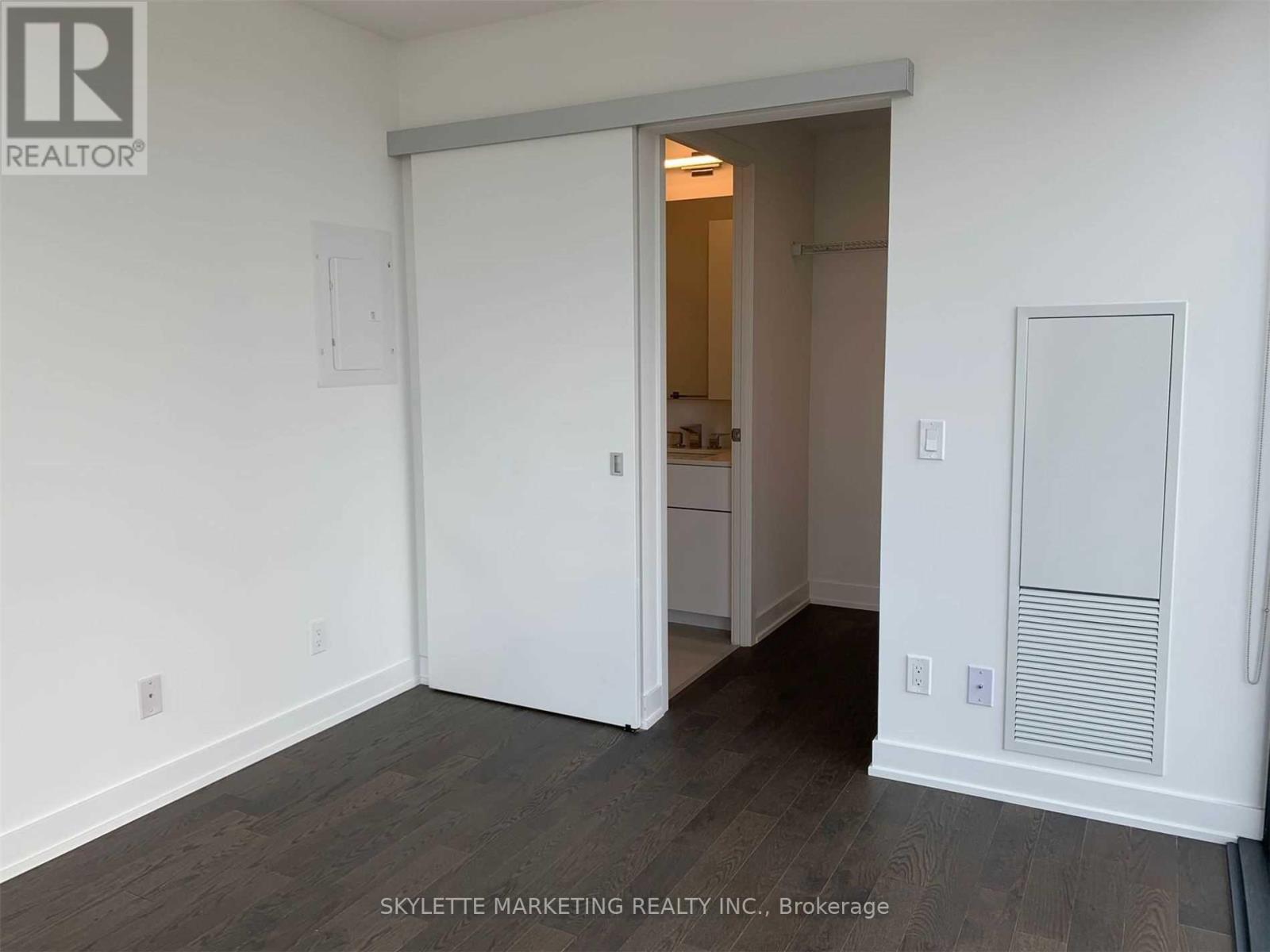 Photo 10 of 2716 25 Richmond Street E, Toronto ON