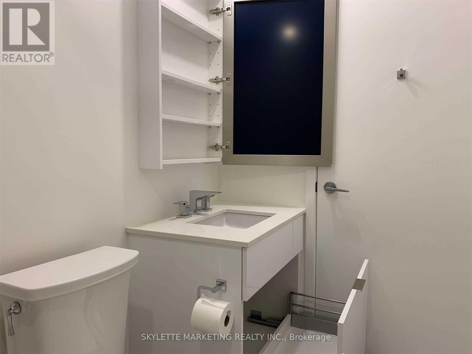 Photo 14 of 2716 25 Richmond Street E, Toronto ON