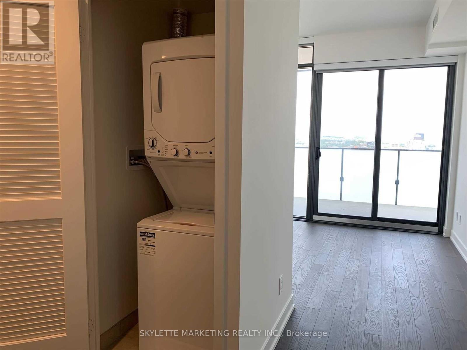 Photo 4 of 2716 25 Richmond Street E, Toronto ON