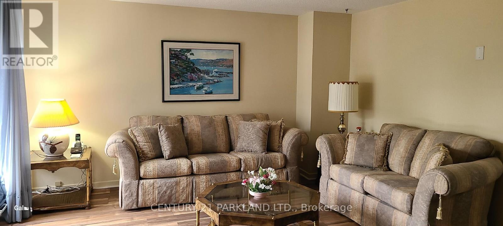 Photo 13 of 42 Antibes Drive, Toronto ON
