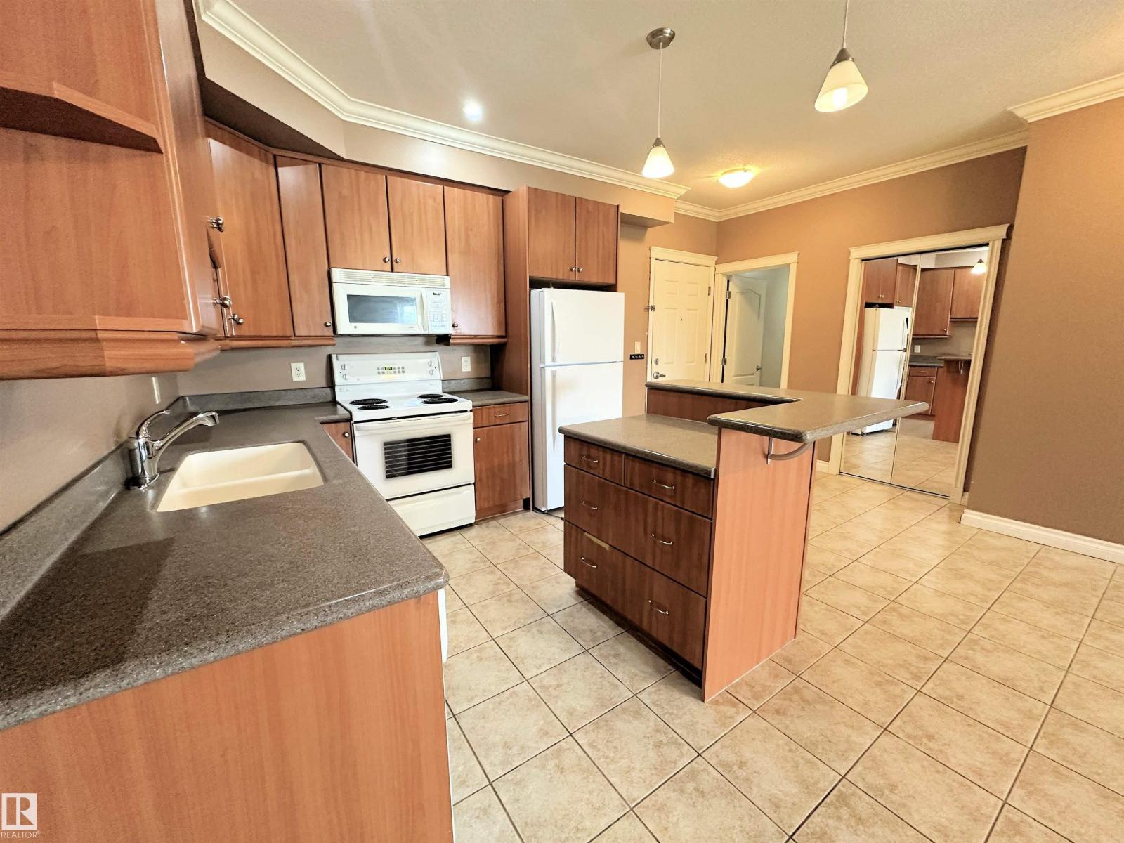 Photo 10 of 311 10116 80 Av Nw, Edmonton AB