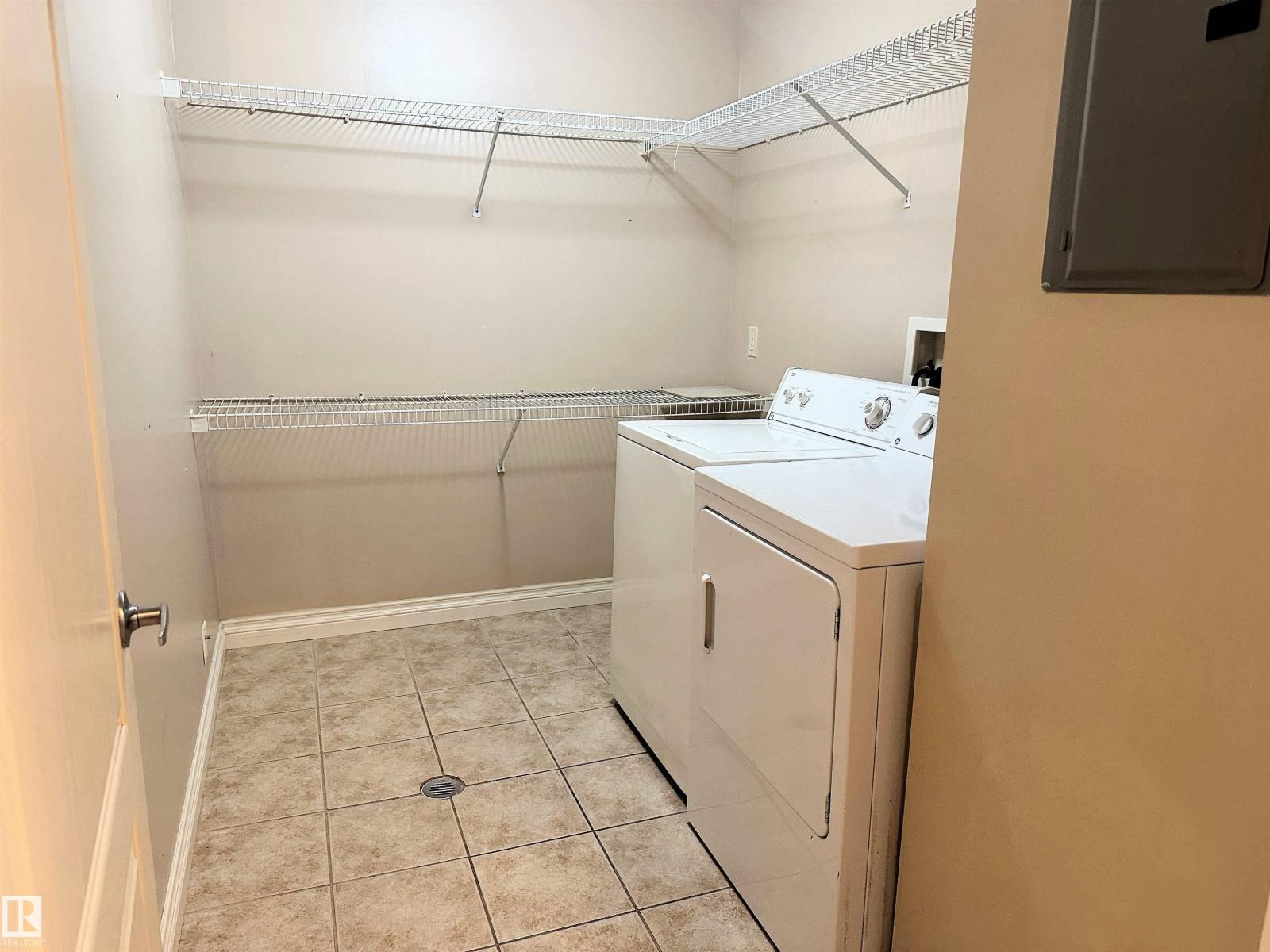 Photo 12 of 311 10116 80 Av Nw, Edmonton AB