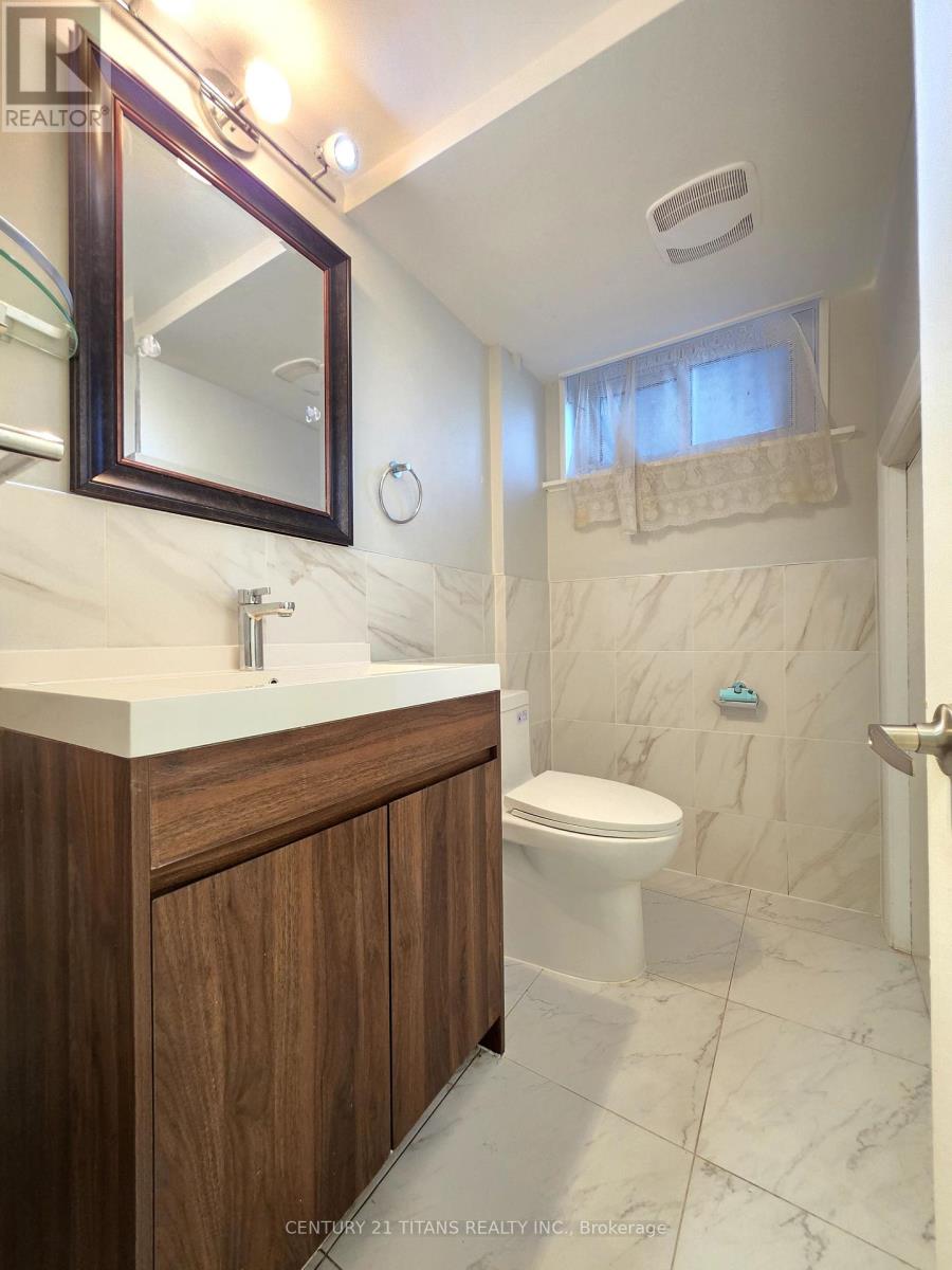 Photo 10 of 42 Sancrest Drive, Toronto ON