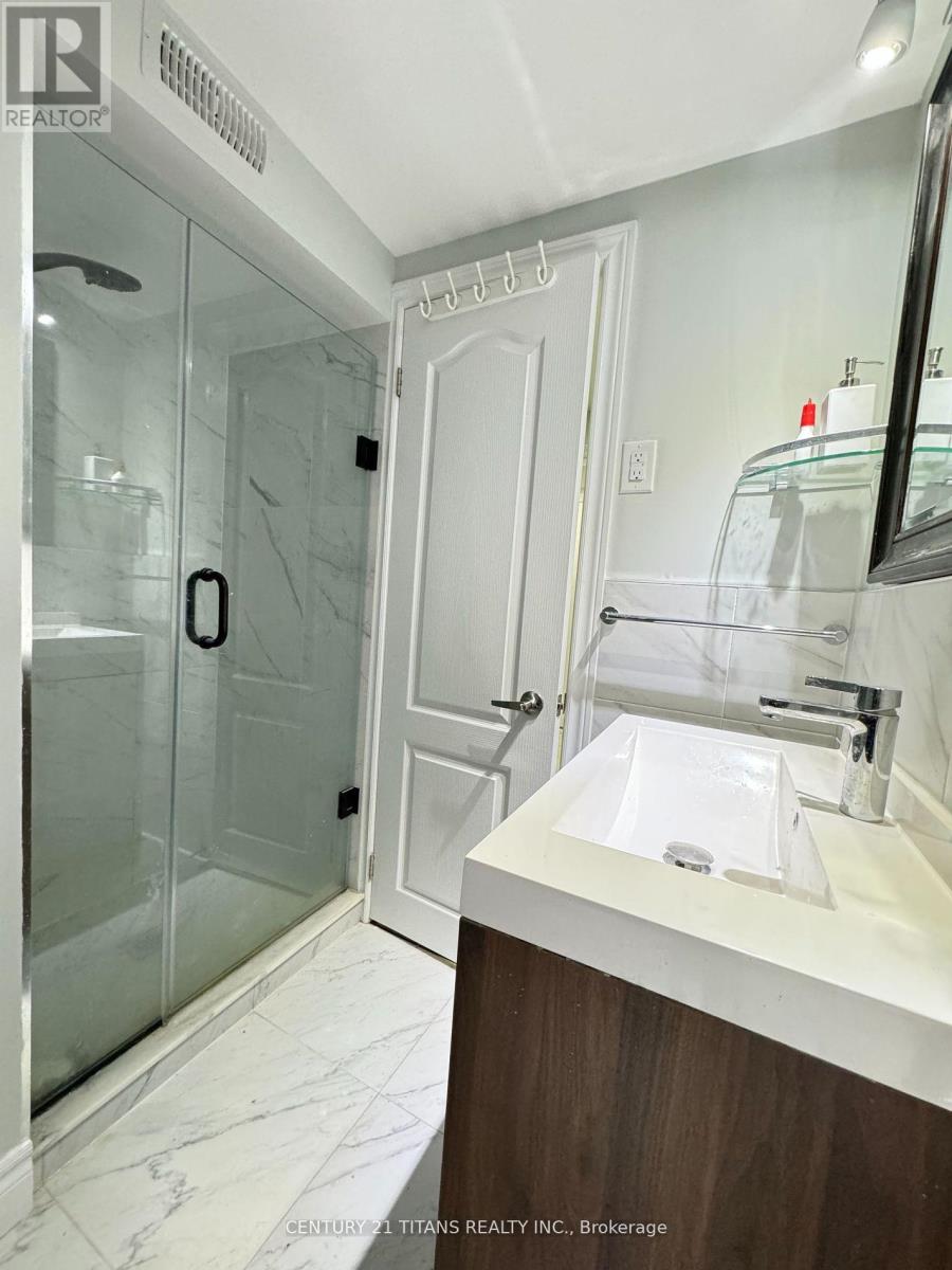 Photo 11 of 42 Sancrest Drive, Toronto ON