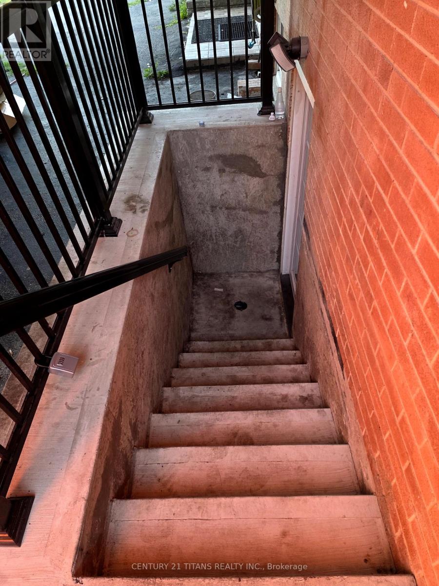 Photo 2 of 42 Sancrest Drive, Toronto ON