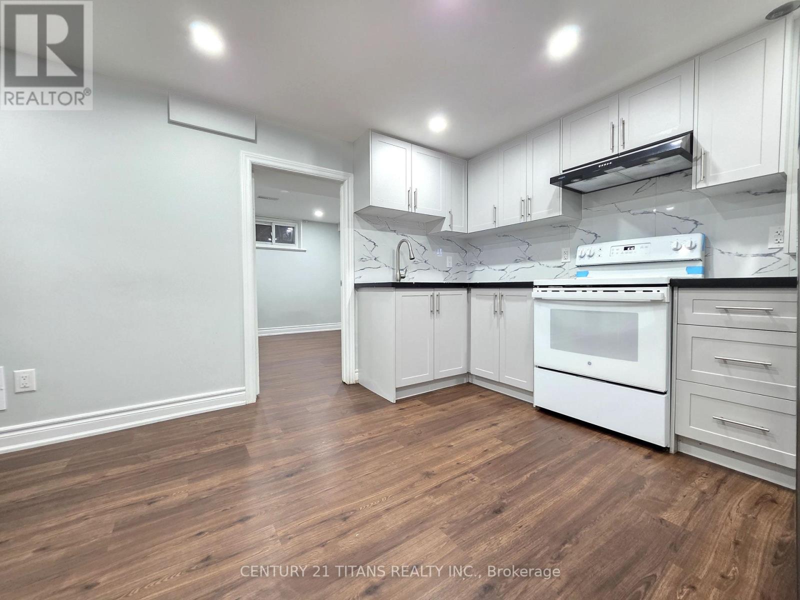 Photo 3 of 42 Sancrest Drive, Toronto ON