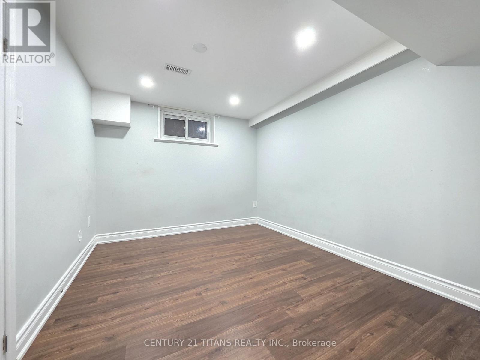 Photo 8 of 42 Sancrest Drive, Toronto ON