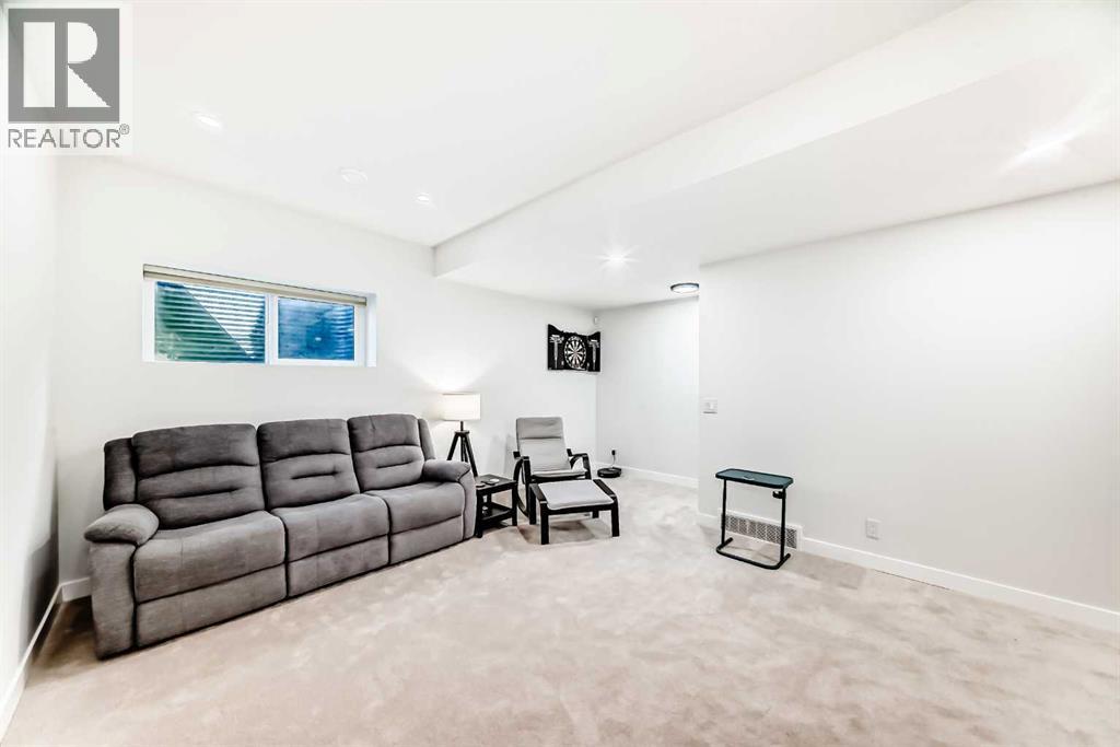 Photo 36 of 8 Silverton Glen Green Sw, Calgary AB