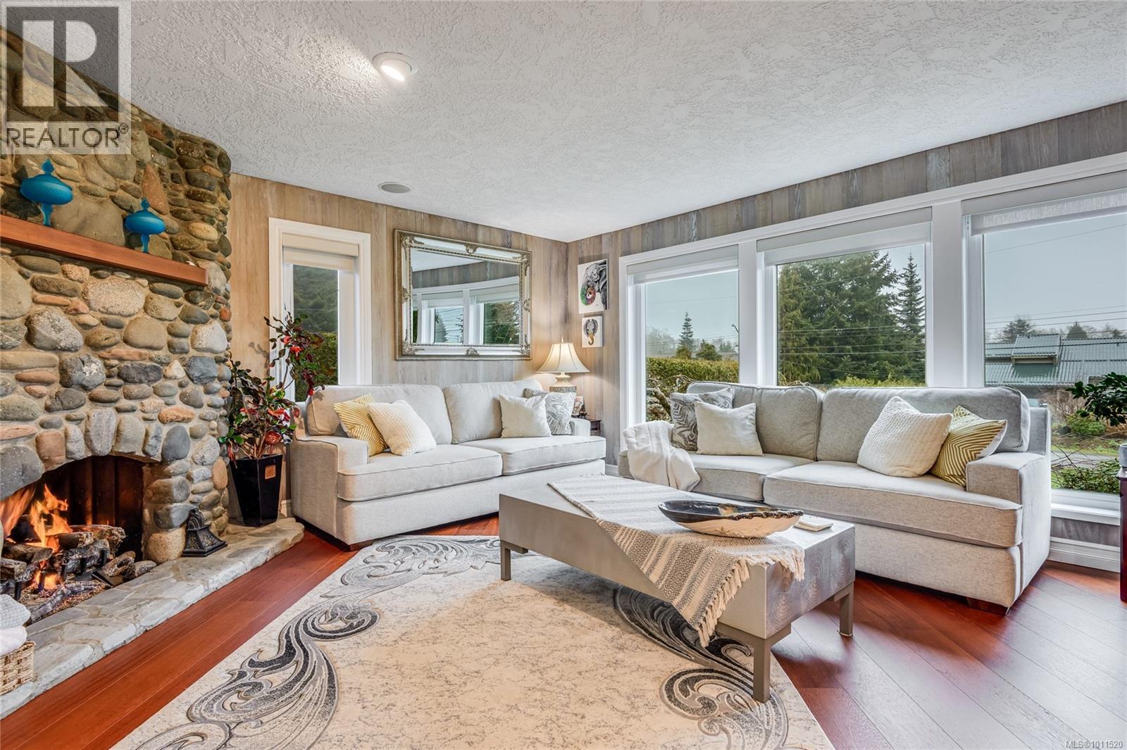 Photo 8 of 115 Engles Rd, Campbell River BC