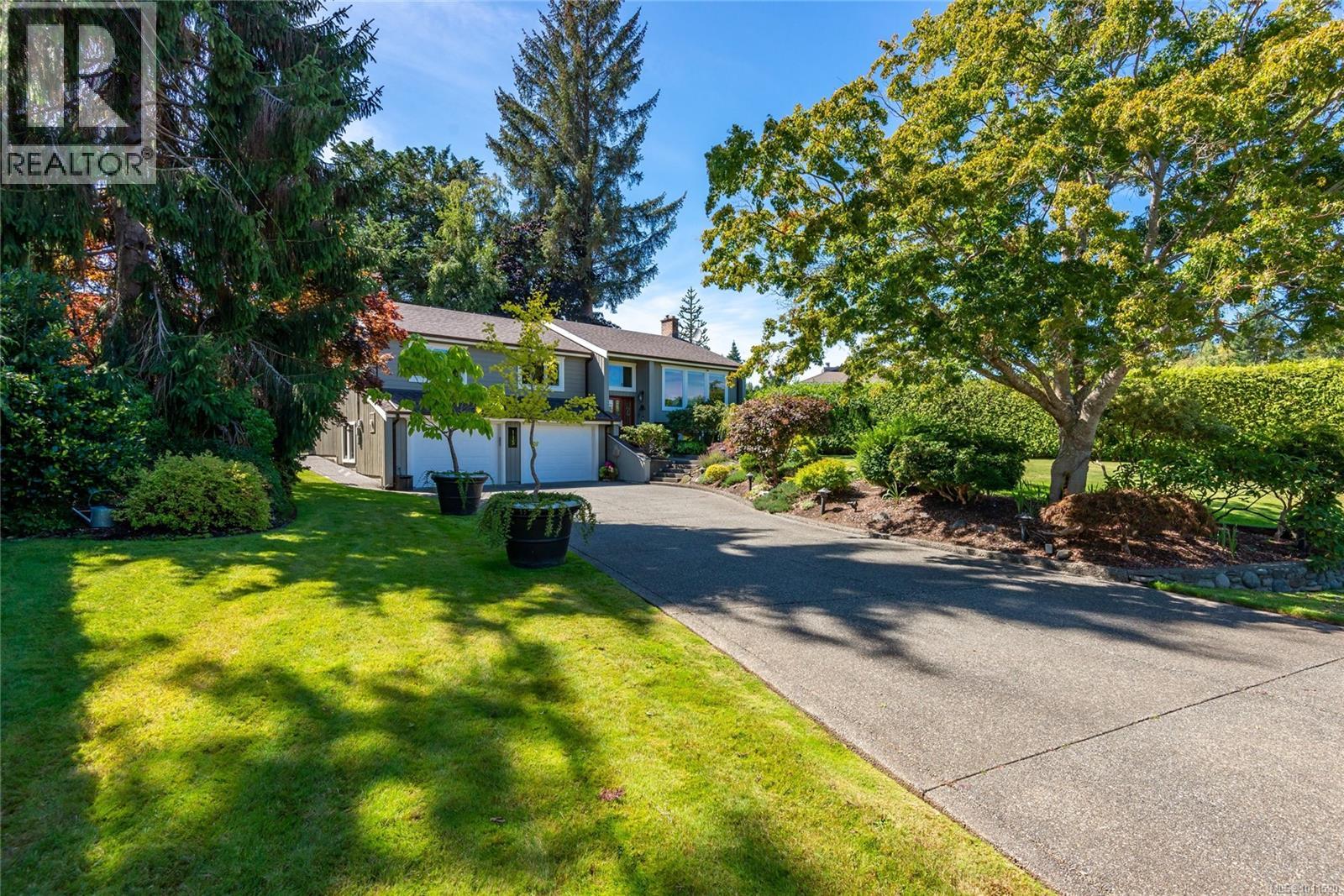 Photo 2 of 115 Engles Rd, Campbell River BC