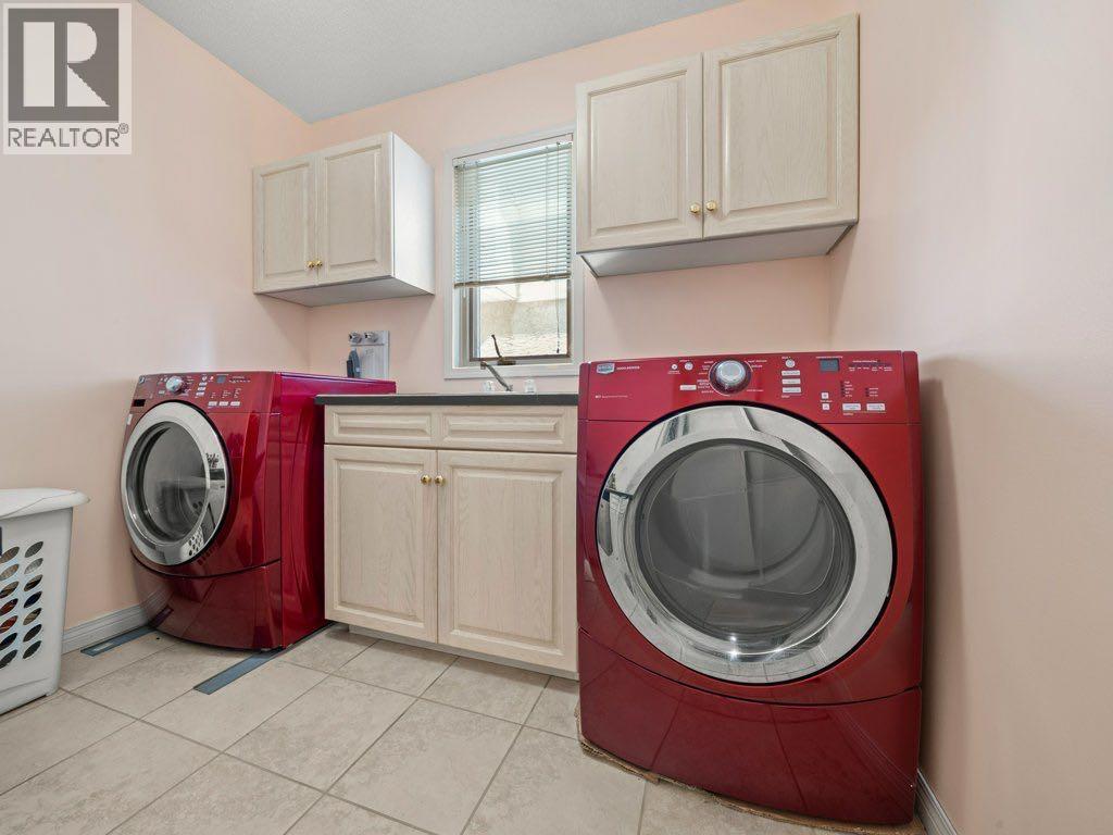 Photo 15 of 91 Woodbrook Road Sw, Calgary AB