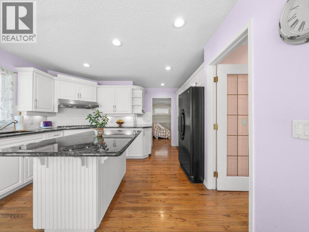 Photo 9 of 91 Woodbrook Road Sw, Calgary AB