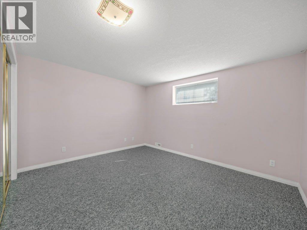 Photo 30 of 91 Woodbrook Road Sw, Calgary AB